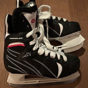 Hespeler Skates Sz 3